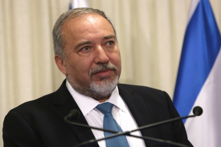 Aviqdor Liberman: “Suriyaya qarşı hücumlar davam edəcək”