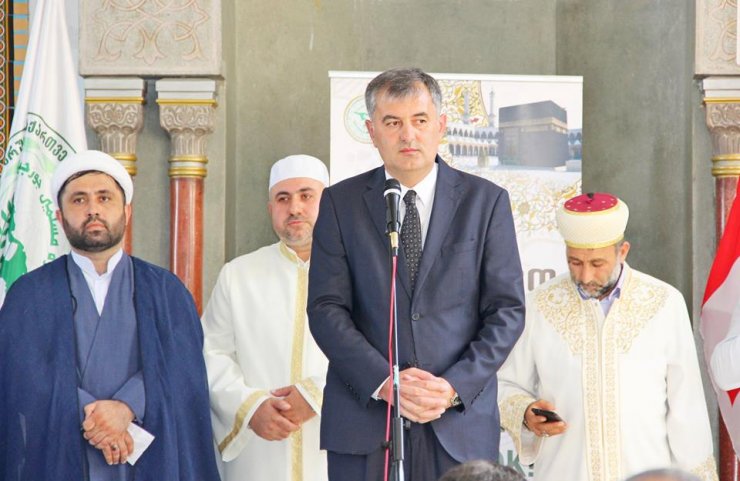 HÖKUMƏT NÜMAYƏNDƏLƏRİ QURBAN BAYRAMINI TƏBRİK ETMƏK MƏQSƏDİ İLƏ TBİLİSİ CÜMƏ MƏSCİDİNDƏ OLDULAR (Foto)