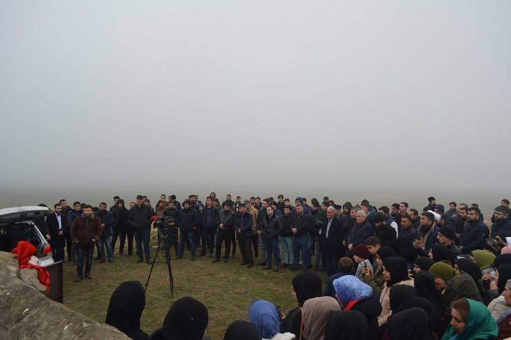 Həzrəti Qeysin (r.ə) ziyarətgahında ərbəin (qırx) mərasimi keçirildi (Foto)