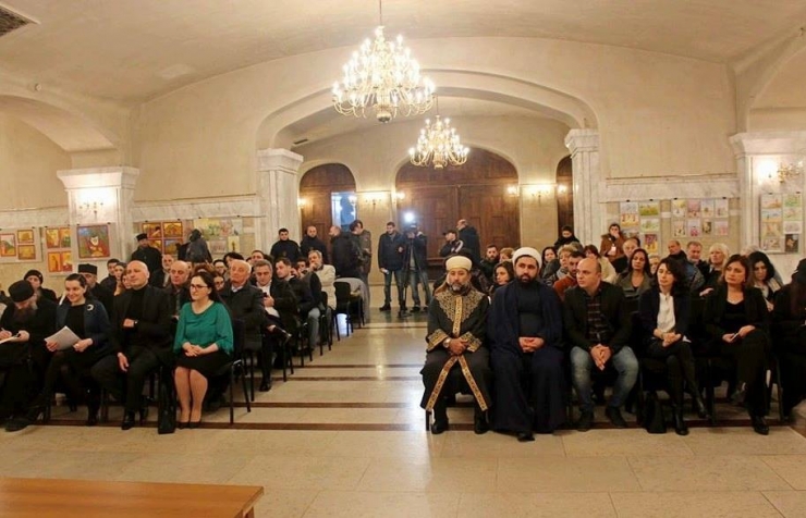 GÜRCÜSTANDA ORTA MƏKTƏBLƏRDƏ "DİNLƏR TARİXİ" DƏRSLİYİNİN TƏDRİSİ MÜZAKİRƏ OLUNUR