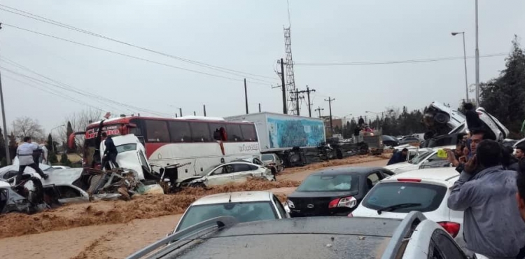 Şirazda baş verən seldə ölənlərin sayı 17 nəfərə çatıb