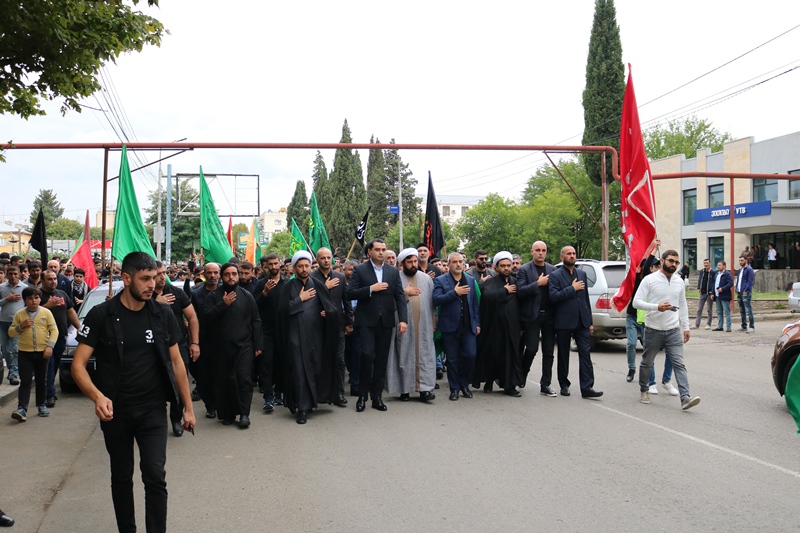 İzdihamlı "Tasua" yürüşü keçirildi (Foto)