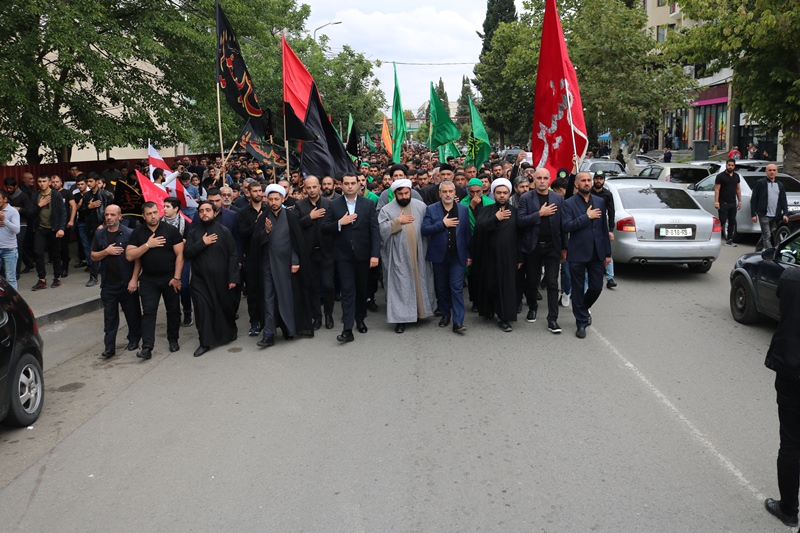 İzdihamlı "Tasua" yürüşü keçirildi (Foto)