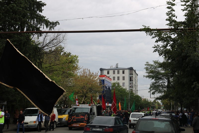 İzdihamlı "Tasua" yürüşü keçirildi (Foto)