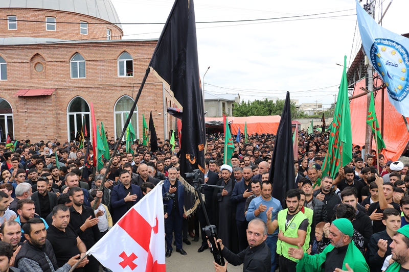 İzdihamlı "Tasua" yürüşü keçirildi (Foto)