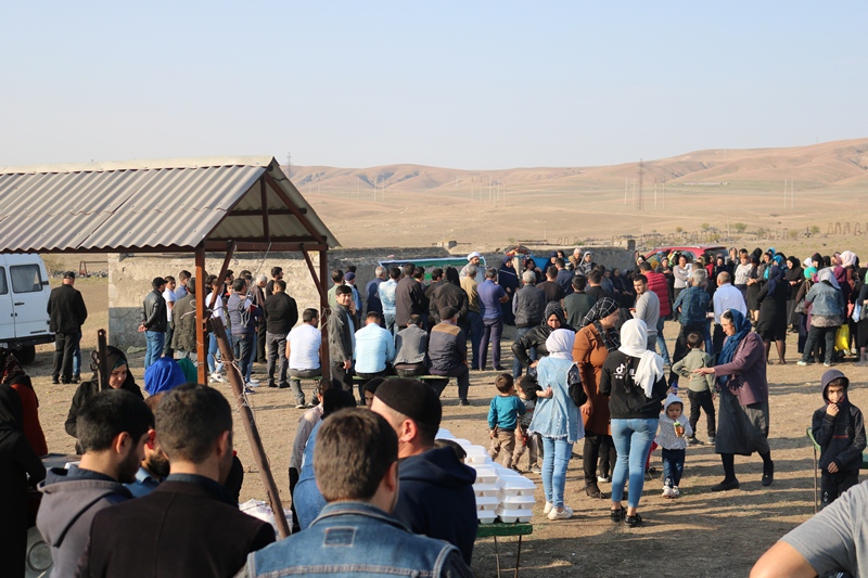 Peyğəmbərin (s) səhabəsi Hz.Qeysin (r.ə) ziyarətgahında əza mərasimi (Foto)