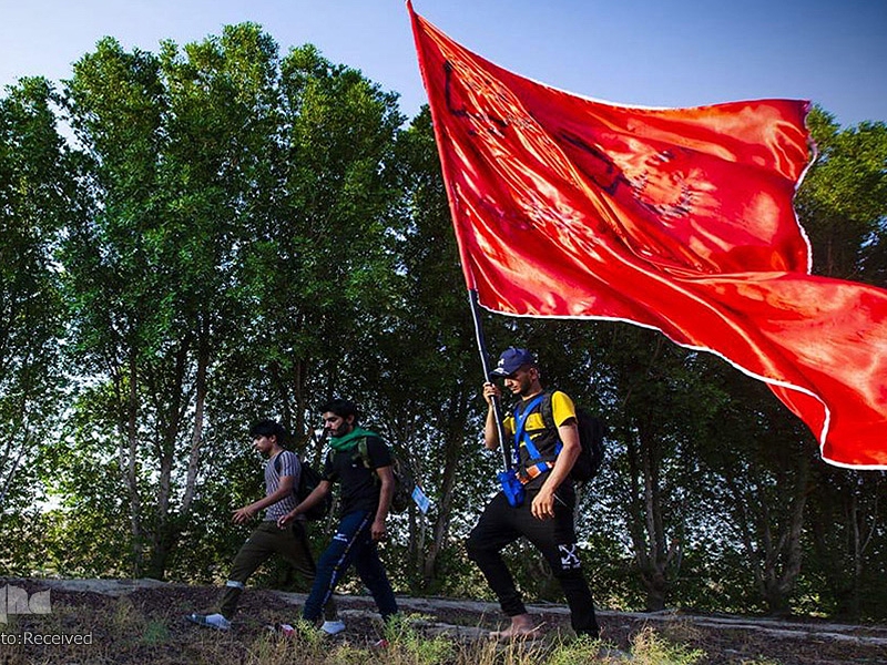 Ərbəinə 14 gün qalır: Zəvvarlar Kərbəlaya doğru piyada yürüşlərini davam etdirir - FOTO