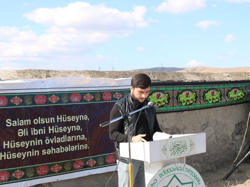 Peyğəmbərin (s) səhabəsi Hz.Qeysin (r.ə) ziyarətgahında Ərbəin mərasimi... (Foto)