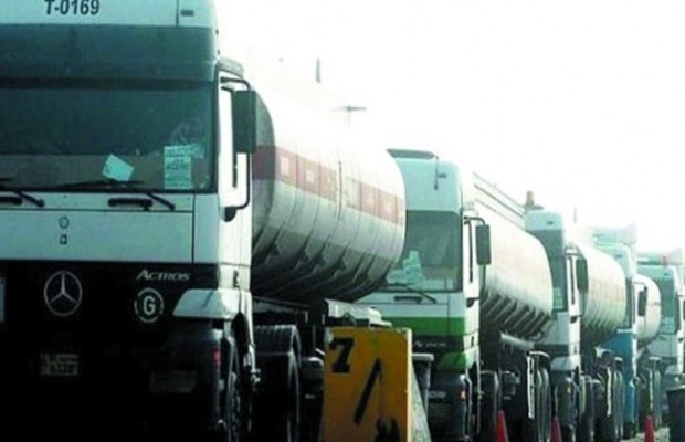 ABŞ Suriyadan 120 tanker neft oğurladı 