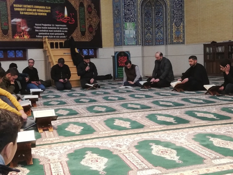 Marneuli İmam Hüseyn (ə) adına olan məsciddə Quran və əza mərasimi keçirilib (Foto)