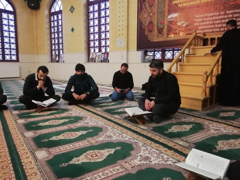 Marneuli İmam Hüseyn (ə) adına olan məsciddə Quran və əza mərasimi keçirilib (Foto)