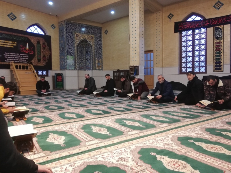 Marneuli İmam Hüseyn (ə) adına olan məsciddə Quran və əza mərasimi keçirilib (Foto)