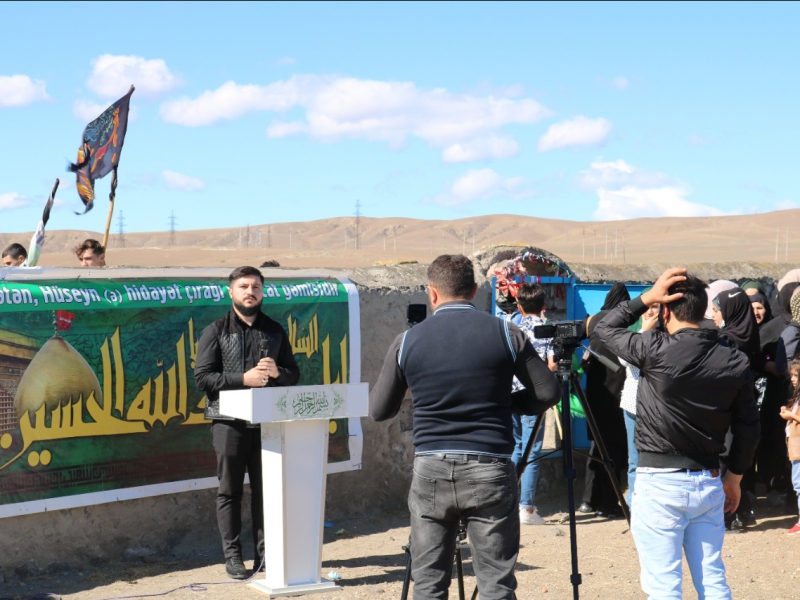 Peyğəmbərin (s) səhabəsinin ziyarətgahında Ərbəin mərasimi (Foto)