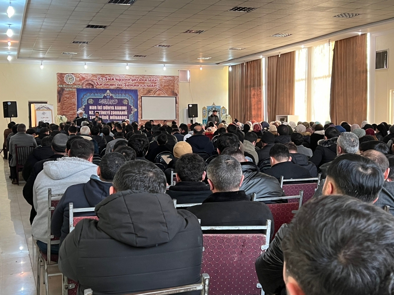 Marneulidə "Həzrəti Fatimeyi-Zəhranın (s.ə) şəxsiyyət və məqamı" mövzusunda seminar keçirildi (Foto)